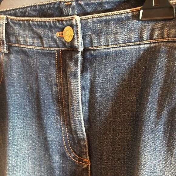 St. John Classic Blue Denim Jeans - Picture 7 of 13